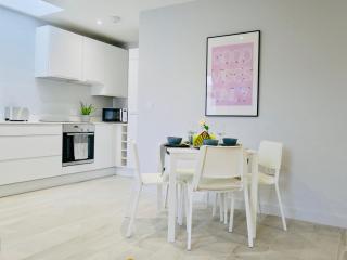Beautiful Brand New Apartment near the BEACH - Bournemouth - 8