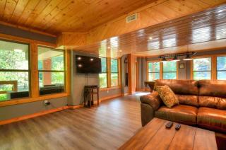 Rippling Waters Lodge Cabin - Whittier - 6