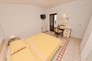 Ribičić Guesthouse - 1
