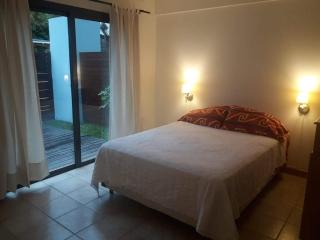 Depto Centrico con pequeño jardin y parrilla - 5