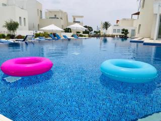 WaveBreeze Villas - 1