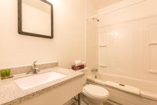 Lake City Motel - Halifax - 9