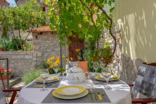 Mediterranean terrace apartment with Bikes & SUP - Skradin - 6