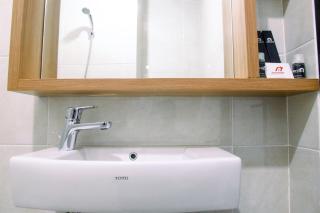 Comfy Studio Apartment No Kitchen Mustika Golf Residence By Travelio - 5