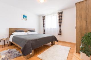 Apartments Lidija - sea view apartment with exclusive right of using hot tub or split level apartment with exclusive right of using pool - Podstrana - 1