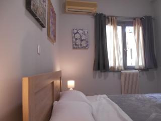 Koukaki-comfy with a balcony apt. - Athènes - 5