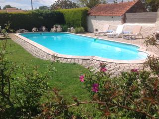 Rose Barn - Adorable country home with private pool - 9