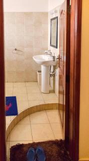Reinah Tourist Hotel Fort Portal - 2