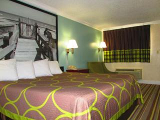 Super 8 by Wyndham Ft Walton Beach - Fort Walton Beach - 3