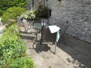 SWALLOWS RETURN - Hartington - 9