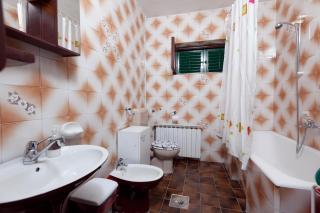 SUBTUB Hostel Makarska - 2