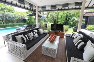 Villa Bloom 1 - 4 bedrooms, 4 bathrooms, private pool close to the beach - Seminyak - 7