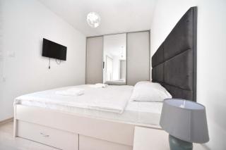 Luxury Fontana Apartments - Budva - 4