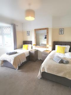 Garden - Off Road Parking - Smart TV in Each Room - 8