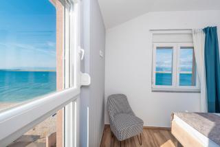 LUXURY APARTMENTS - LA VIR 5& 6 - 3