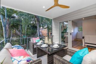 Park Avenue Townhouse Retreat Brisbane Sleeps 10 - Brisbane - 8