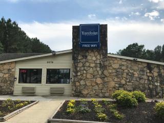 Travelodge by Wyndham Fayetteville - Fayetteville - 5
