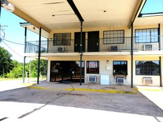 Motel 103 - Calhoun - 5