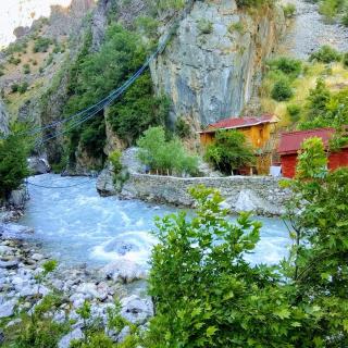 Kapuzbaşı Şelalesi Baştürk dinlenme tesisleri - Büyükçakır - 0