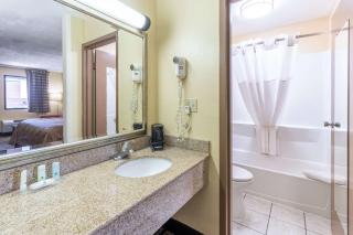 Quality Inn - Franklin - 3