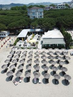 Hotel Monaco & Garden - Golem - 6
