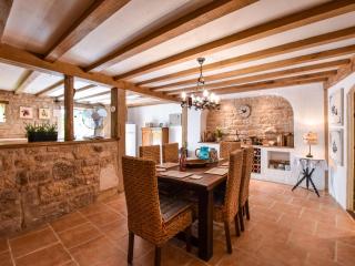 Holiday Home in Charente with Pool and Castle - La Forêt-de-Tessé - 7