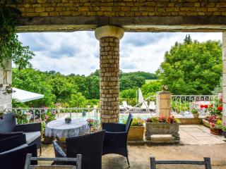Holiday Home in Charente with Pool and Castle - La Forêt-de-Tessé - 5