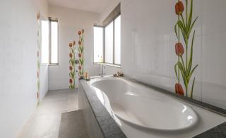 StayVista's Elevar Villa - Elevate your stay with a Mountain-View, Terrace & Plunge Pool - Karjat - 5