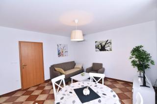 Apartments Luni - Baška - 2