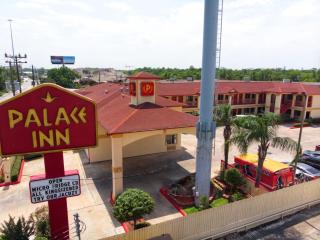 Palace Inn 610 & MLK - 5