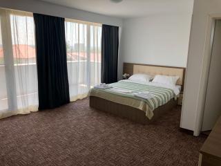 M13 Apartments - 9