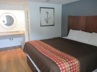 Travel Inn and Suites - Lakehurst - 5