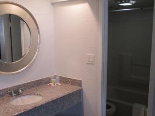 Travel Inn and Suites - Lakehurst - 8