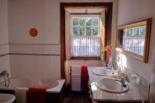 A Charming , Traditional Cottage at Quinta da Ribeira - 2