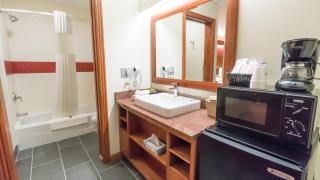 Shepherd Mountain Inn & Suites - Pilot Knob - 4