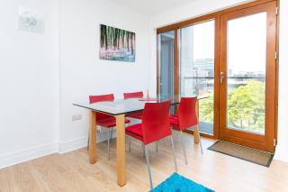 Pilot Street apartment at City Quays - Belfast - 5