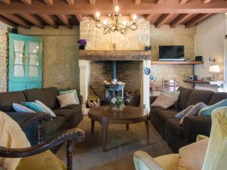 Holiday Home in Dordogne with Stunning Views - Thenon - 9
