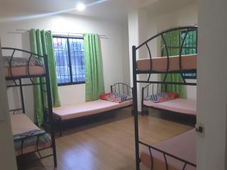 OMG Guesthouse Room for 6 - 3