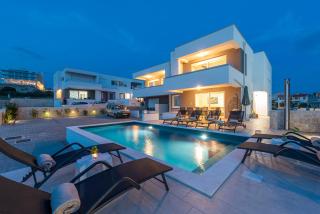 Adris 2 luxury modern apartment with a pool - Novalja - 0