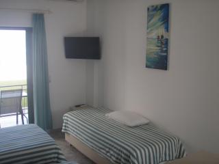 UMBRELLA BEACH APARTMENTs - 3