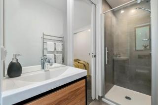 Bright, Modern, Plush - Brand New Townhouse - Queenstown - 2