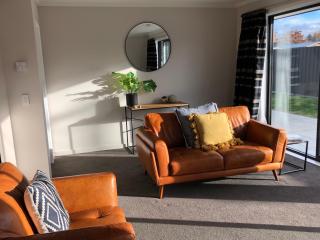 Twilight on Tekapo Drive with spa, Twizel - 7