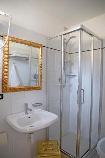 Hotel Iva - 1