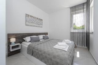 Villa Star 1 a centrally located ap. with a pool - Novalja - 8