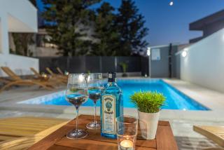 Villa Star 1 a centrally located ap. with a pool - Novalja - 3