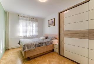 Apartments with WiFi Rijeka - 17401 - 3