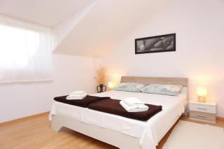 Apartments with parking spaces Slunj, Plitvice - 16905 - Slunj - 2