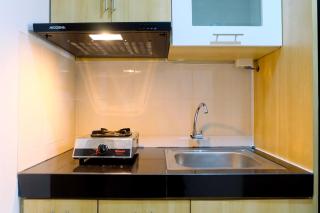 Comfortable and Clean Studio at The Oasis Apartment By Travelio - Bekasi - 6