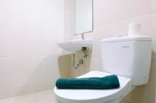 Comfortable and Clean Studio at The Oasis Apartment By Travelio - Bekasi - 2