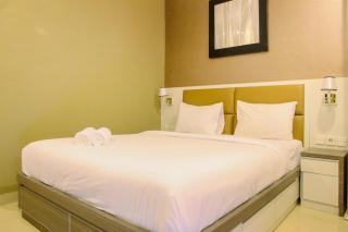Deluxe and Modern Studio M Gold Tower Apartment By Travelio - Bekasi - 7